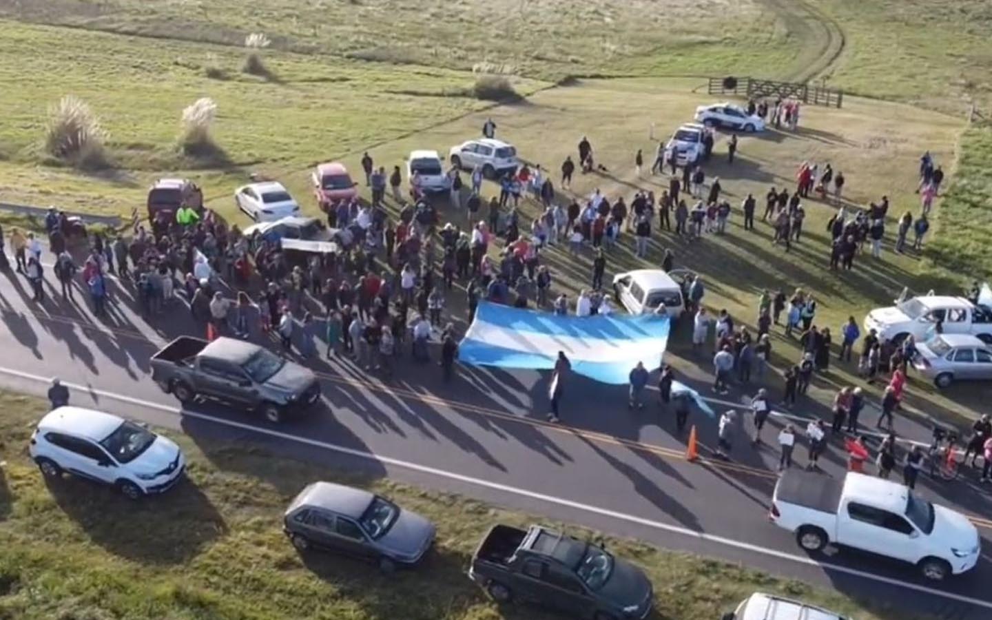Imagen de manifestación de vecinos y vecinas autoconvados en el origen del conflicto